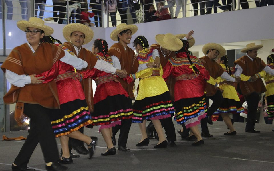 Danzas andinas representadas por los docentes de los colegios parroquiales Cristo Rey de la Esperanza, y Papa Francisco, de Trujillo.