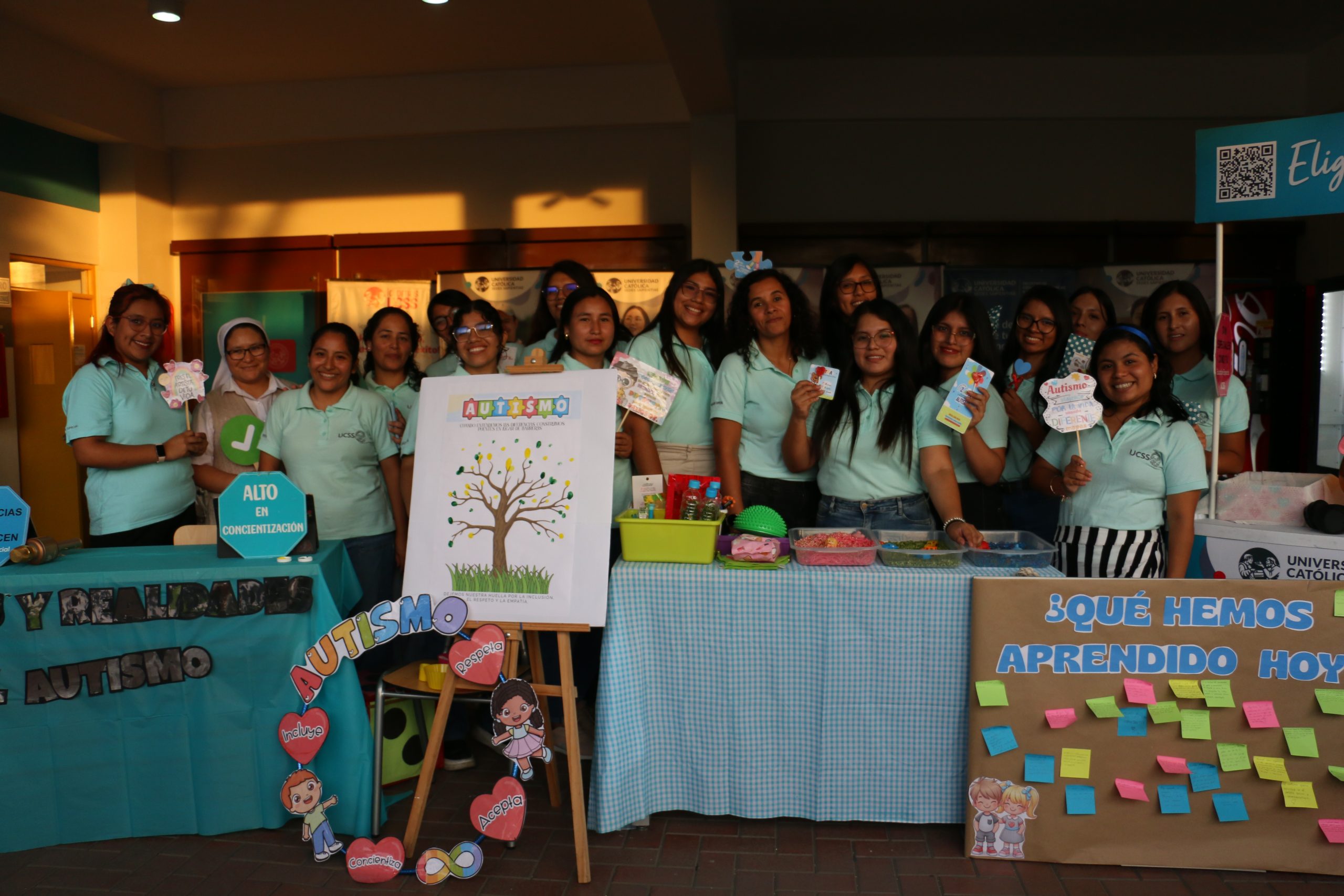 FCEH: Se unió a la concienciación sobre el Autismo.