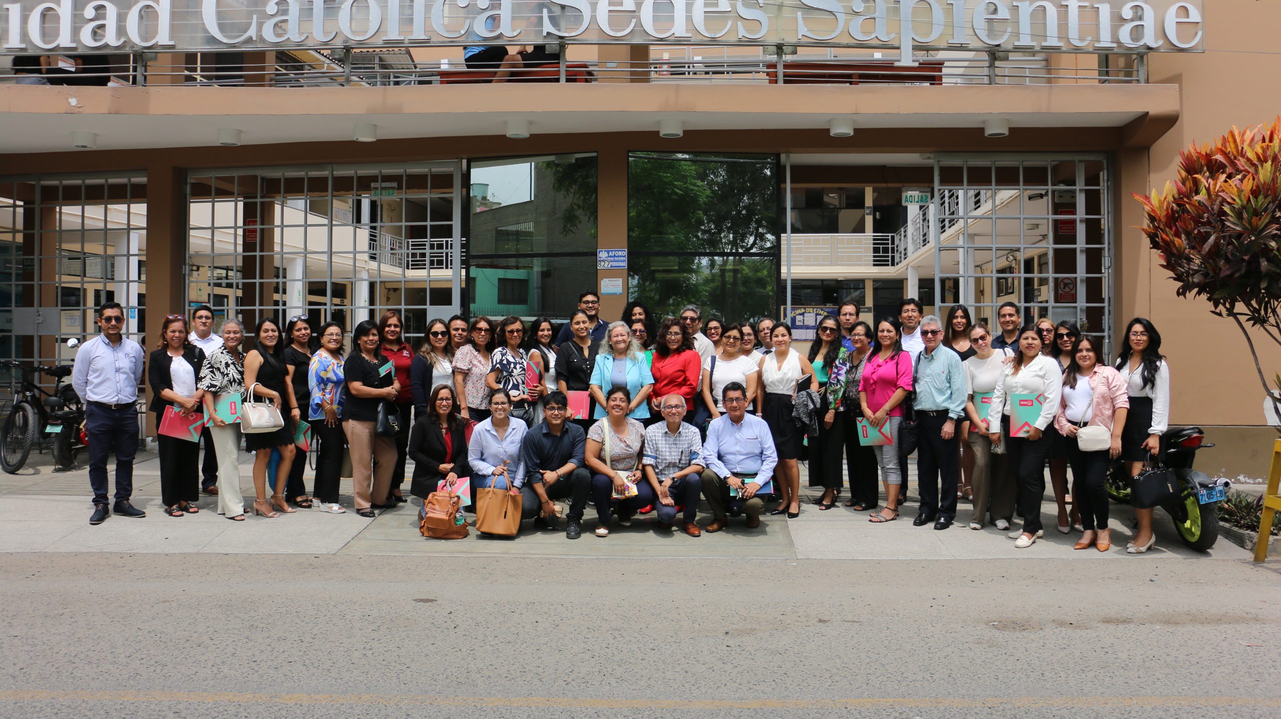 Docentes fortalecen sus competencias en evaluación formativa