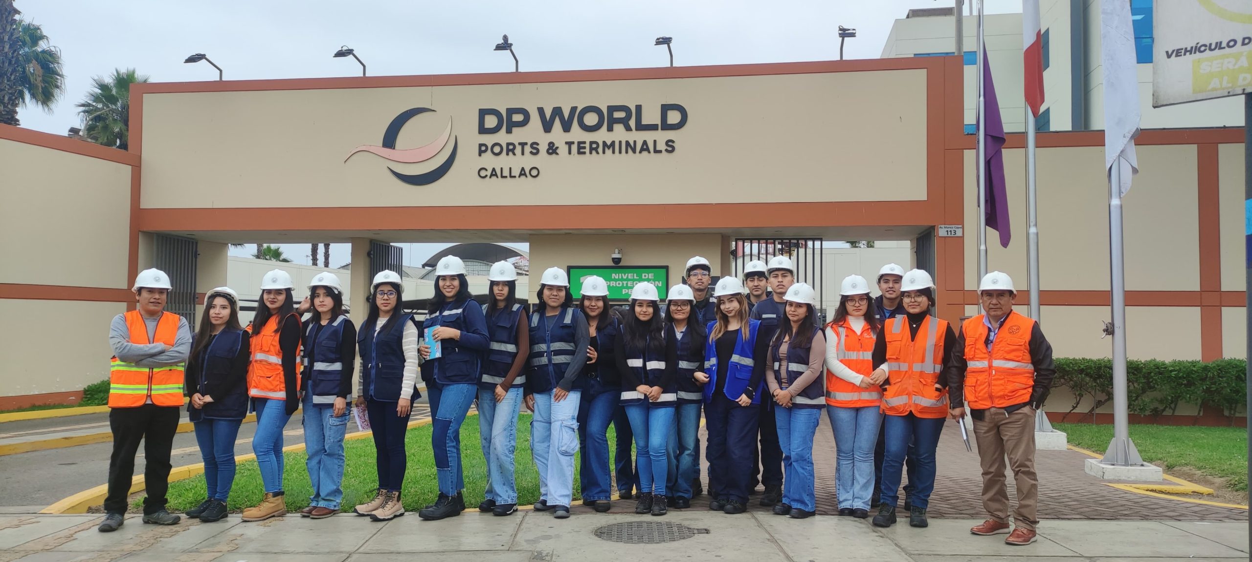 UCSS fortalece la formación profesional de sus estudiantes con visita académica a DP World Callao – Muelle Sur