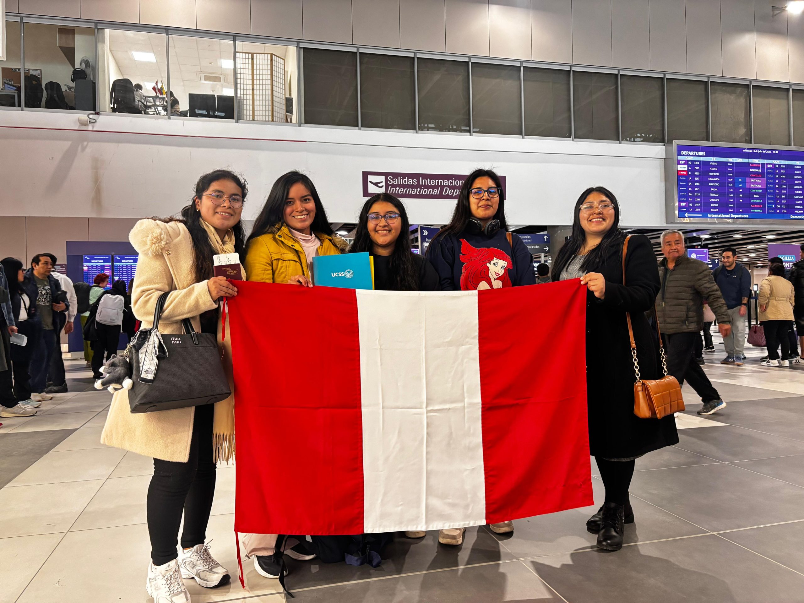 Estudiantes de Enfermería partieron rumbo a Italia para participar en el Programa Magallanes – II Edición